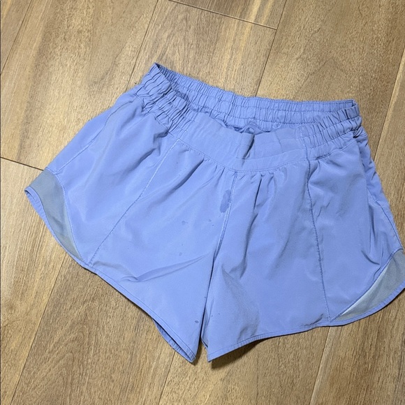 Lululemon Hotty Hot Short II *Long 4" - Picture 2 of 6